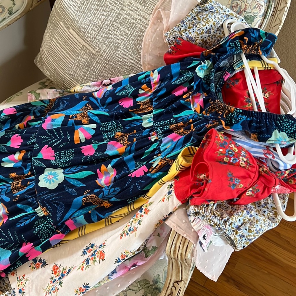 Bundle of kids clothes